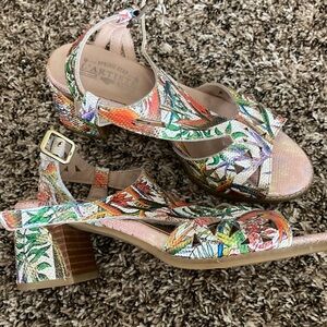 L'ATISTE Multicolor Floral Printed Block Heel Sandals